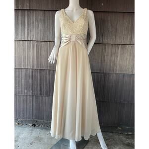 🔥Jessica Howard Sleeveless Lace Cream Formal Dress Women Size 8